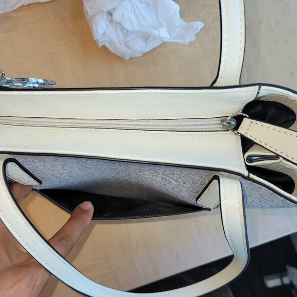 Guess Tania Printed Tote - Picture 10 of 11